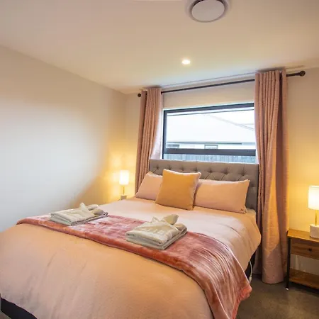 New Luxury Home With Games Room And Park Outlook Sleeps 12, 26 Mins From Chc Airport Lincoln Exterior foto