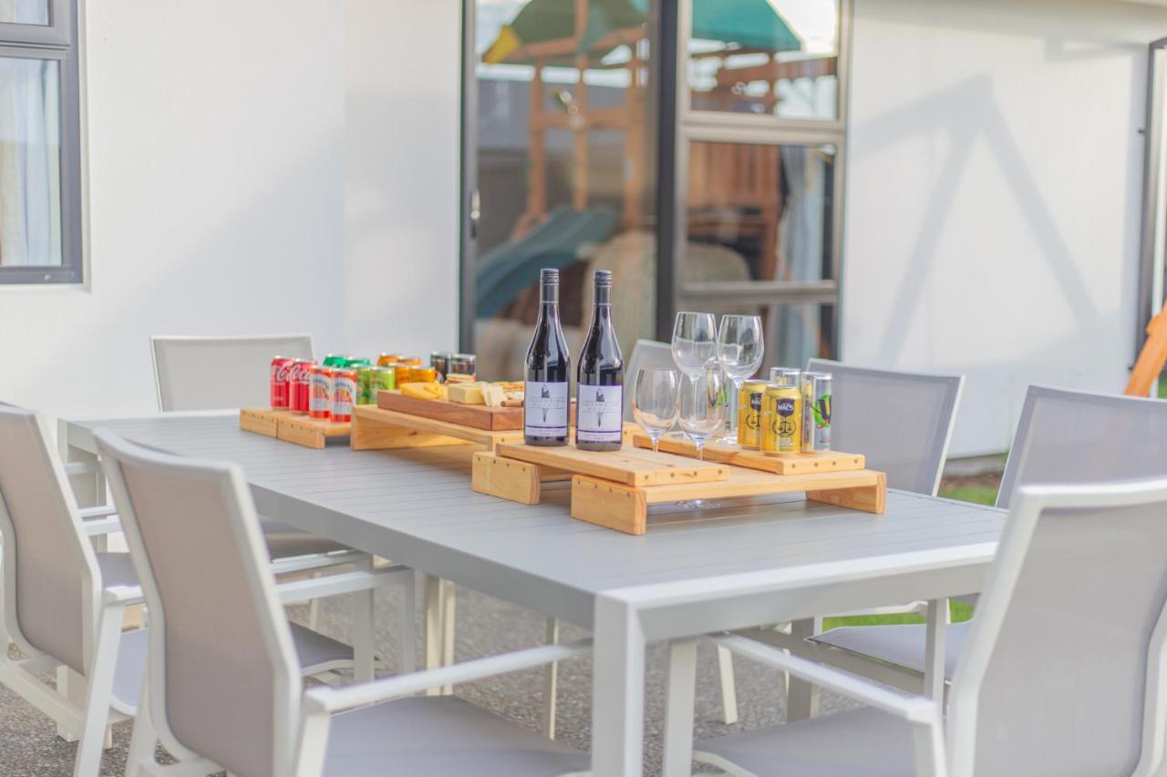 New Luxury With Games And Park Outlook Sleeps 12, 26 Mins From Chc Airport *