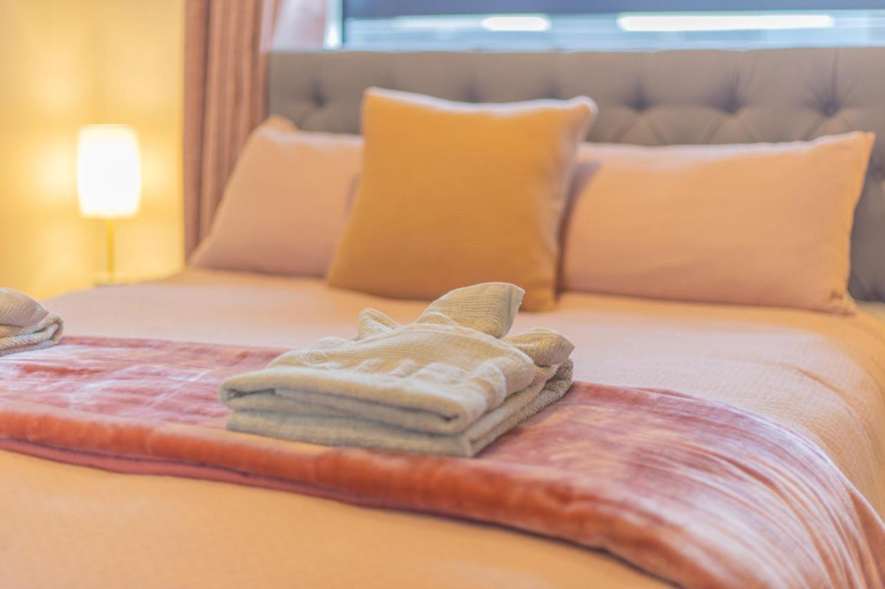 Holiday home New Luxury With Games And Park Outlook Sleeps 12, 26 Mins From Chc Airport