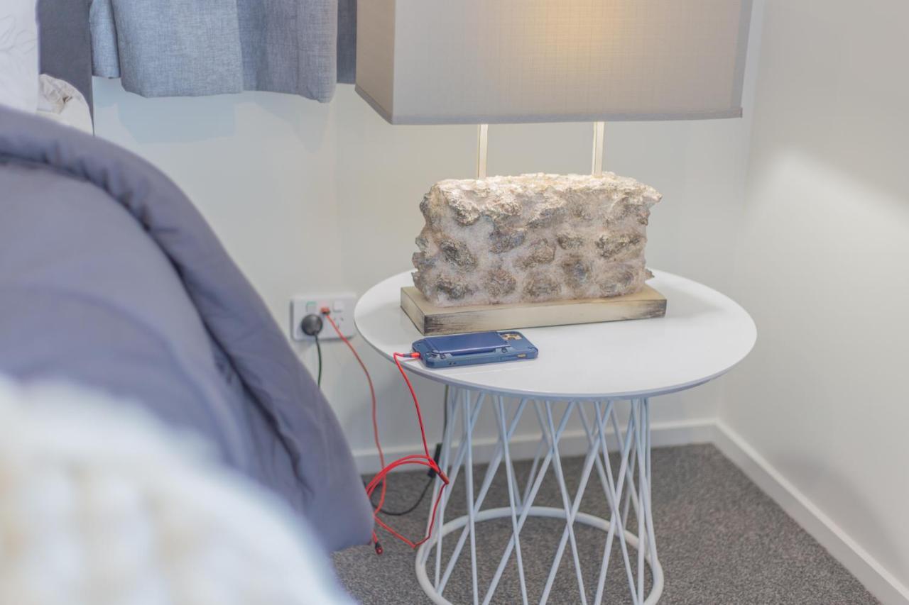 New Luxury With Games And Park Outlook Sleeps 12, 26 Mins From Chc Airport Lincoln