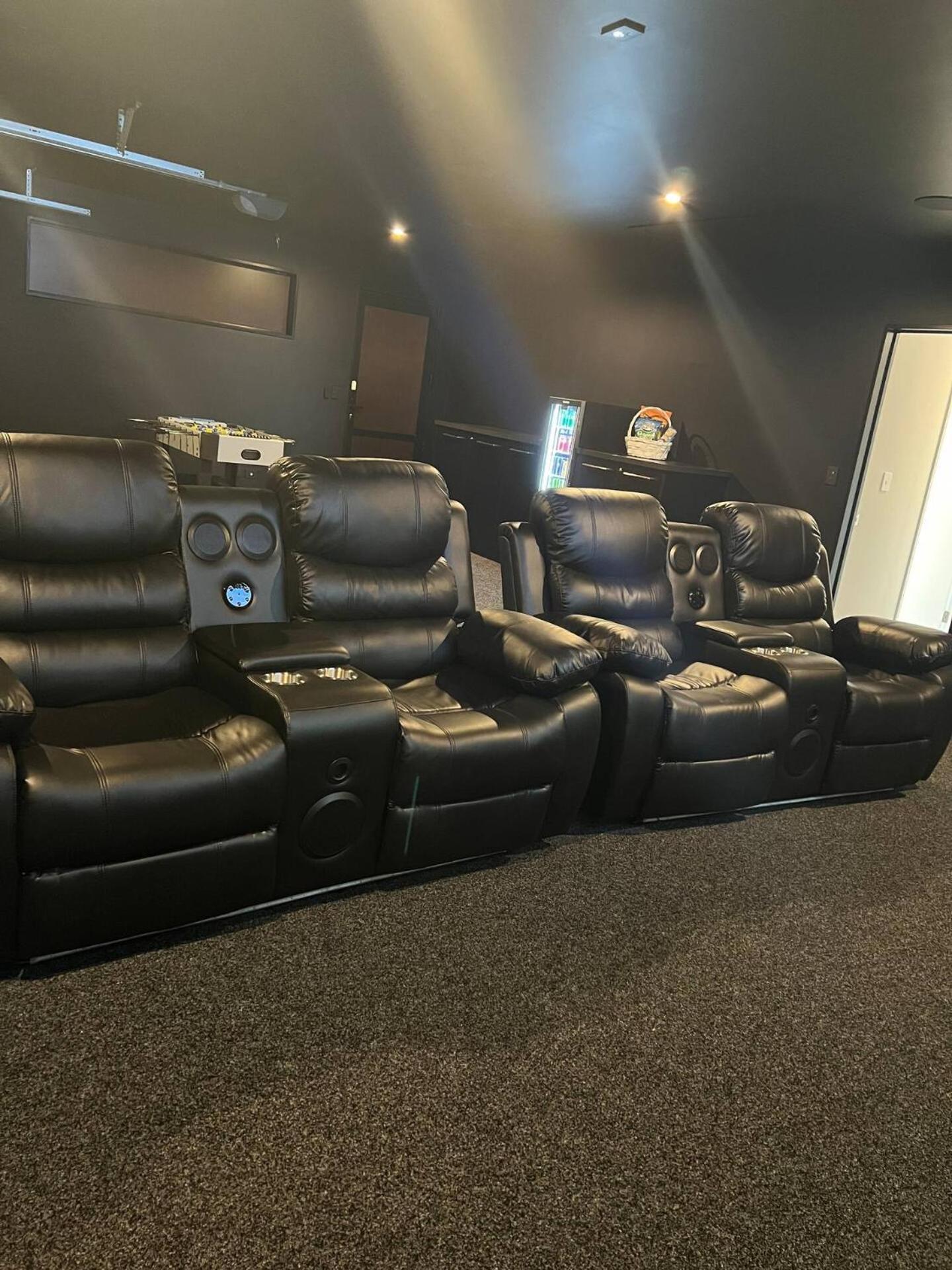 New Luxury With Games And Park Outlook Sleeps 12, 26 Mins From Chc Airport Lincoln